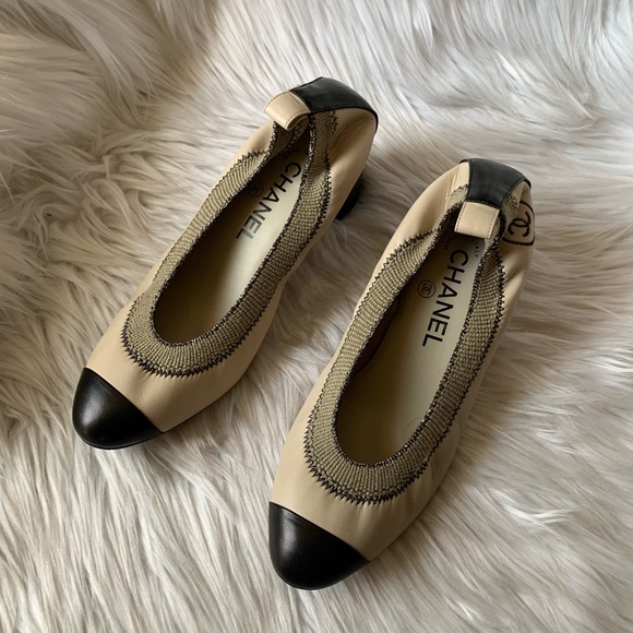 CHANEL Spirit Two Tone Stretch Cap Toe Pump - Picture 3 of 13